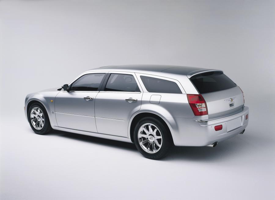  Chrysler 300C Touring Concept (LE) 2003 года  (фото 3 из 17)